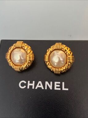 Chanel Earrings - please listen to the details during live show!